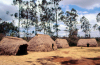 Kenya - The Bomas of Kenya: straw hats - African Heritage - village - Mijikenda tribe - photo by F.Rigaud