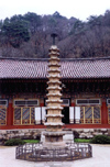 North Korea / DPRK - Myohyang mountains: Pohyon Buddhist Temple - Taeung hall (photo by M.Torres)