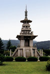 Asia - South Korea - Kyeong ju / Kyeong ju (Kyeongbuk Province): pagoda - photo by S.Lapides