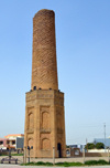 Erbil / Hewler / Arbil / Irbil, Kurdistan, Iraq: Mudhafaria Minaret - 13th century brick masonry structure. with an octagonal base and a tall cylindrical shaft - hazarbaf brickwork - photo by M.Torres