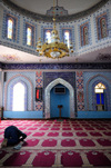 Erbil / Hewler / Arbil / Irbil, Kurdistan, Iraq: mn praying at Jalil Khayat mosque, the city's largest mosque - photo by M.Torres