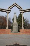 Bishkek, Kyrgyzstan: Kurmandjan Datka - 'Tsarina of the Alai' - monument on Chui avenue - photo by M.Torres