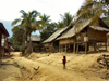 Laos - Muang Noi: village scene - house on stilts - photo by P.Artus