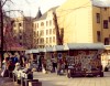 Latvia / Latvija - Riga: crafts market and the Black Cat building - Meistaru iela (photo by Miguel Torres)