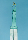 Latvia / Latvija - Riga: Milda holds Vidzeme, Latgale and Kurzeme - Liberty monument For Fatherland and Freedom - sculptor K. Zale - Brivibas piemineklis Tevzemei un Brivibai - photo by M.Torres