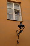 Lithuania - Vilnius: lantern in the old town - photo by Sandia