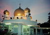 Malaysia - George Town - Penang / Pinang / Prince of Wales island / PEN: Mosque at dusk (photo by J.Kaman)