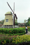 Malaysia - Malacca / Melaka: windmill - Dutch square (photo by J.Kaman)