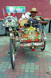 Malaysia - Malacca: rickshaw with the pilot resting  (photo by J.Kaman)