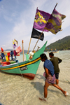 Malaysia - Pulau Perhentian / Perhentian Island: fishermen run (photo by Jez Tryner)