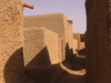 Mali - Bozo town: narrow alley - mud architecture - photo by A.Slobodianik