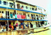 Niger river: village life on board the Bamako to Timbuktu / Tombouctou boat (photo by Nacho Cabana)