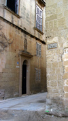 Malta: Malta: Mdina - corner - Bastion square (photo by ve*)