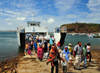 Mamoudzou, Grande-Terre / Mahore, Mayotte: the ferry from Dzaoudzi arrives - for the Maorais the 'barge' is a routine and a social occasion - there is even the verb 'barger'! - photo by M.Torres