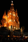 Mexico - San Miguel de Allende (Guanajuato): Parroquia San Miguel Arcngel - night scene - church / noche (photo by R.Ziff)