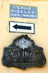 Mexico - San Miguel de Allende (Guanajuato): sign at Calle Hidalgo (photo by R.Ziff)