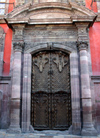 Mexico - San Miguel de Allende (Guanajuato):  doors of Calle Canal 4 (photo by R.Ziff)