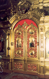 Chisinau / Kishinev, Moldova: Church of St. Teodor Tiron - Ciuflea - detail of gilded gate - photo by M.Torres