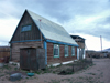 Mongolia - Burgun, Bayan-lgiy Aymag: timber house - photo by P.Artus