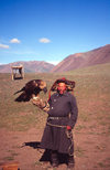 Mongolia - Altai - Bayan Olgii province: old Kazak eagle hunter (photo by Ade Summers)