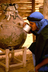 Morocco / Maroc - Merzouga: a sip of water - photo by F.Rigaud