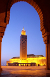 Morocco / Maroc - Casablanca: Hassan II mosque - at dusk - photo by J.Kaman