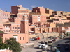 Morocco / Maroc - Boumalne du Dades: dense urban planning - photo by J.Kaman