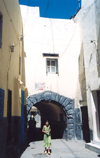 Morocco / Maroc - Tangier / Tanger: arch in the Medina