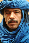 Morocco / Maroc - Berber man with blue turban - photo by J.Banks