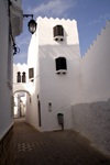 Asilah / Arzila, Morocco - whitewashed houses - Medina - photo by Sandia