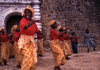 Ilha de Moambique / Mozambique island: Tufo dance - 'Estrela Vermelha' group of women in front of St Sebastian fort / dana Tufo - photo by F.Rigaud