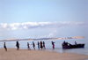 Mozambique / Moambique - ilha de Benguerra / Benguerra island - arquipelago de Bazaruto (provincia de Inhambane): a boat returns to shore / um barco volta a terra - photo by F.Rigaud