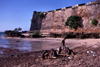 Ilha de Moambique / Mozambique island: forte de So Sebastio / So Sebastio fort - under the ramparts - photo by F.Rigaud