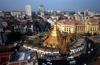 Myanmar - Yangon: Sule Pagoda, located on a roundabout in downtown Yangon, formerly an island on the Hlaing River - seen from above - photo by W.Allgwer - Im Zentrum von Yangon steht mitten im Kreisverkehr die Sule-Pagode. Diese Pagode ist ein Alltagstem