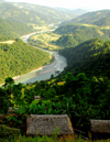 Sankhuwasabha District, Kosi Zone, Nepal: view of the Arun river's meanders - photo by E.Petitalot