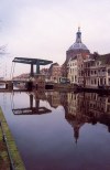 Netherlands - Leiden (Zuid-Holland): draw bridge on Oude Vest (photo by Miguel Torres)