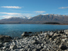 41 358 New Zealand - South Island - Lake Tekapo - rocky beach - Mackenzie Basin - Canterbury region (photo by M.Samper)