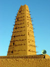 Agadez, Niger: XVI century minaret of the Grand Mosque, built with 'banco', dry mud and soil - desert architecture - photo by A.Obem