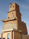 Nigeria - Katsina (Kano State): mud architecture - Gobirau Minaret - mosque - built in 11th century - made with a combination of clay, straw, animal blood and 'karite', a vegetable butter (photo by Anna Obem)