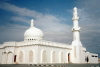 Oman - Wilayat Al-Buraimi / RMB: white-washed mosque (photo by Miguel Torres)