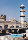 Peshawar, NWFP, Pakistan: courtyard of the Friday mosque - photo by G.Frysinger