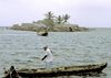 Panama - comarca Kuna Yala - San Blas Islands - Ailigandi  island: cayuco dugout canoes used to bring produce from the mainland - photo by A.Walkinshaw