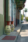 Panama City: pots and colonial facades - Casco Viejo - photo by H.Olarte