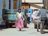 Peru - Puno: Indian lady on the move - street scene - photo by M.Bergsma