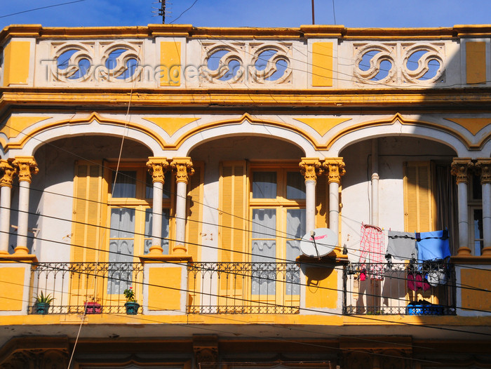 algeria169: Oran, Algeria / Algérie: sunny balcony - Soers Ben Slimane street - photo by M.Torres | balcon ensoleillé - Rue Soers Ben Slimane - (c) Travel-Images.com - Stock Photography agency - Image Bank