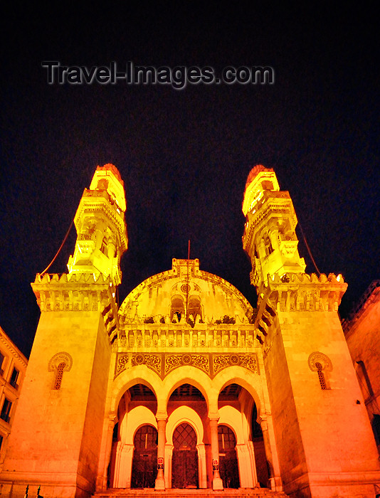 algeria456: Algiers / Alger - Algeria / Algérie: Ketchaoua mosque at night - Kasbah of Algiers - UNESCO World Heritage Site | Mosquée Ketchaoua - Djamaa Ketchaoua, qui signifie en langue turque 'plateau des chèvres' - nuit - Casbah d'Alger - Patrimoine mondial de l’UNESCO - photo by M.Torres - (c) Travel-Images.com - Stock Photography agency - Image Bank