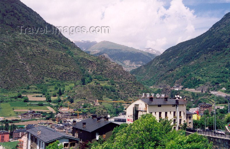 andorra25: Andorra - Encamp: from the slopes - Madriu-Claror-Perafita Valley - Unesco world heritage site (photo by M.Torres) - (c) Travel-Images.com - Stock Photography agency - Image Bank