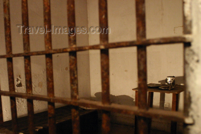 argentina102: Argentina - Buenos Aires: National Jail Museum - cell - Museo Penitenciario nacional - steel bars (photo by N.Cabana) - (c) Travel-Images.com - Stock Photography agency - Image Bank