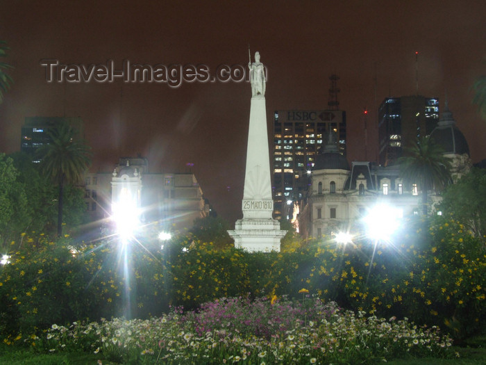 argentina335: Argentina - Buenos Aires - Obelisk at the Plaza de Mayo - nocturnal - images of South America by M.Bergsma - (c) Travel-Images.com - Stock Photography agency - Image Bank