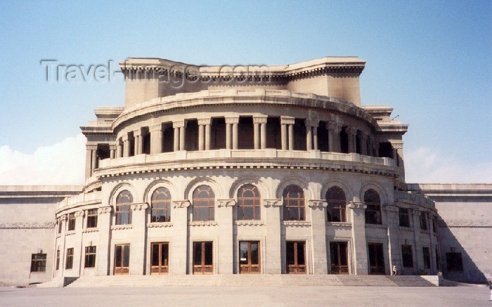armenia17: Armenia - Yerevan / Erevan / EVN :  Spendiarov Theatre of Opera and Ballet  (architect Alexander Tamanyan - Azatutian square (photo by M.Torres) - (c) Travel-Images.com - Stock Photography agency - Image Bank